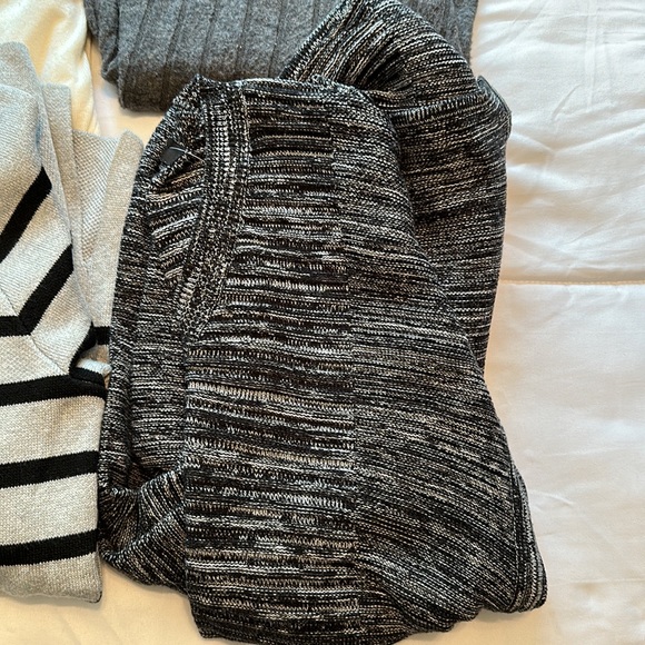 6 women’s sweaters, M\L - Picture 5 of 14